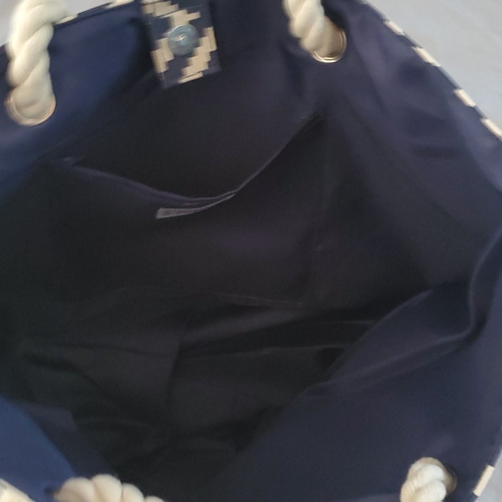 Bag - Picture 2 of 4